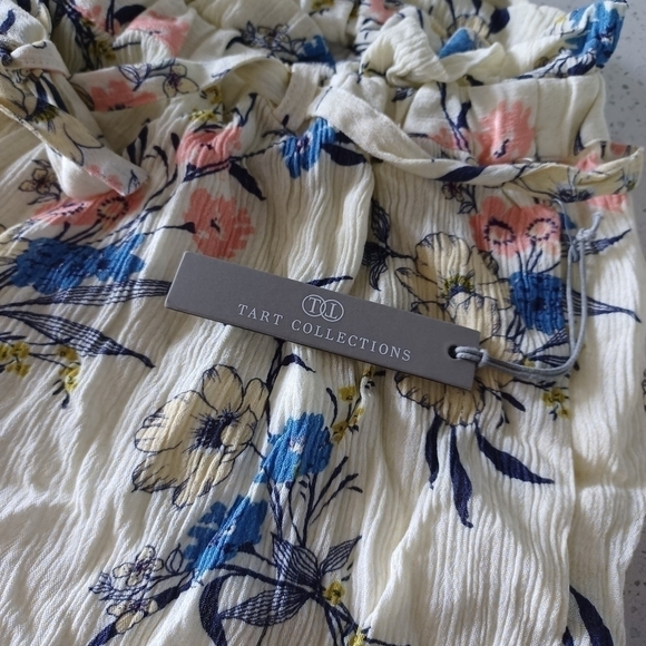NWT! TART Rita paperbag floral print shorts - Picture 4 of 6